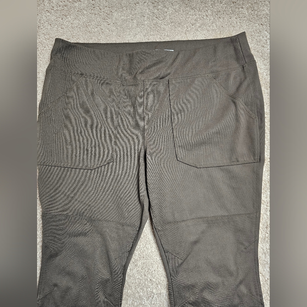 Women's Carhart Force Fitted Midweight Utility Leggings in Brown Size 1X - Picture 3 of 7